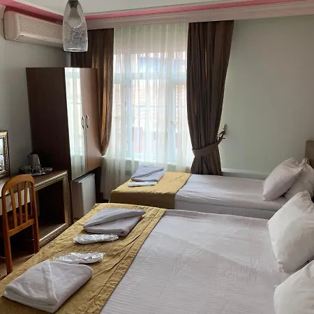 Emagine Hostal *