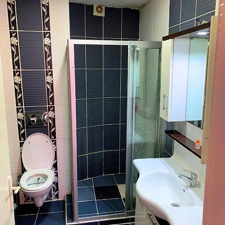 Emagine Hostal